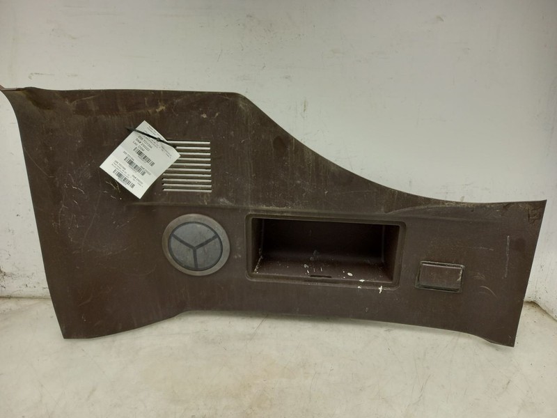 94 TOYOTA LAND CRUISER REAR PASSENGER RIGHT D PILLAR RIM