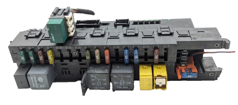 2005 MERCEDES BENZ C230 SAM REAR FUSE BOX RELAY MODULE 2035453201