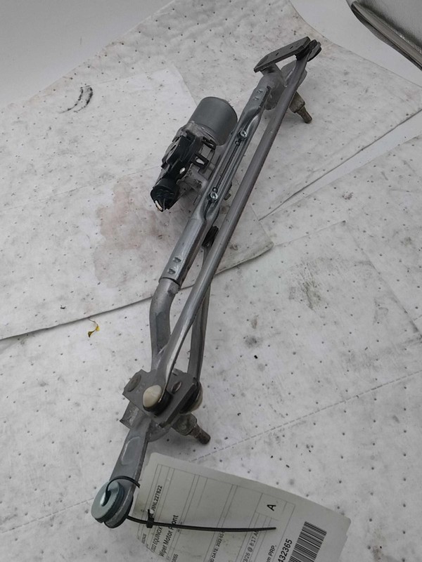2022 Chevrolet Equinox Wiper Motor OEM 59000 Miles 84437374 Red