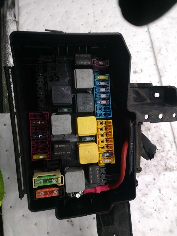 2015 Mercedes-Benz GL-Class Fuse Box OEM Black Used - MISSING COVER, 147K Miles