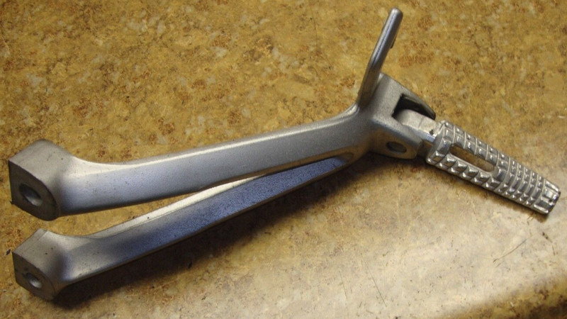 2007 Suzuki GSX-R750 GSXR 750 GSXR750 Left Rear Foot Peg Passenger Pedal Mount