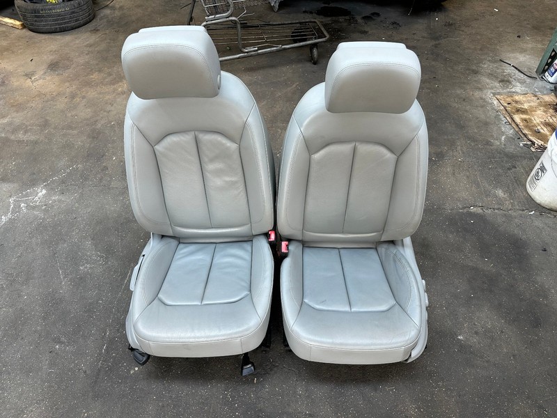 17-18 Audi A3 Sedan FRONT LEFT & RIGHT SIDE SEATS ASSEMBLY SET PAIR OEM
