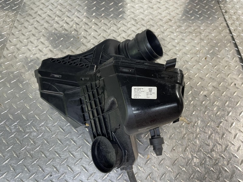12-17 Audi Q75 8k0133837 Air Cleaner Box Assembly Tested Oem