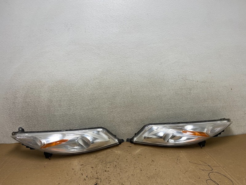 2011-2014 Nissan Juke Turn Signal Headlights Left+Right Halogen OEM V0680 DW
