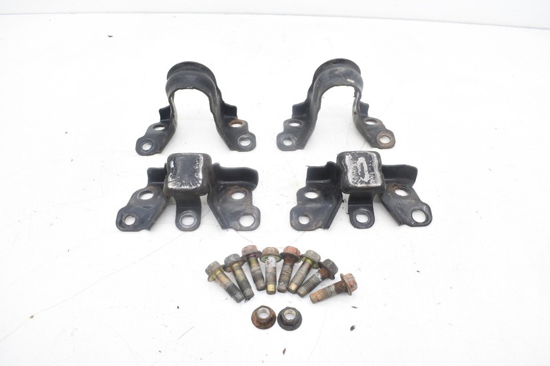 2004 Nissan 350z Front Upper Lower Sway Bar Mounting Brackets Pair Set OEM KW82