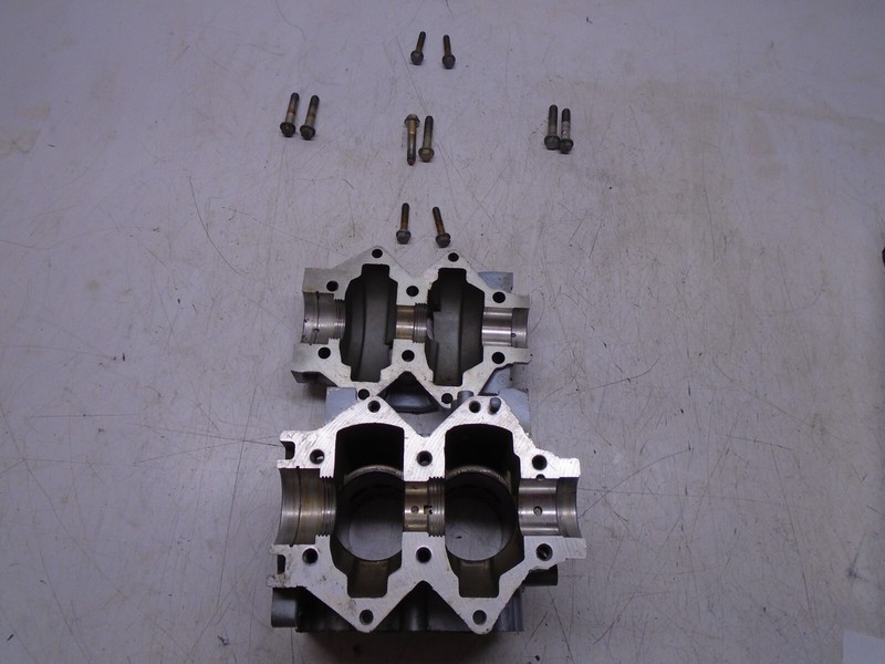J4a 393168 Johnson Evinrude 5-8 Hp Motor Crankcase & Cylinder Head 0393168
