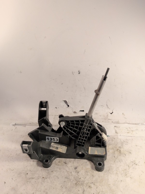2010 Chevy Chevrolet Malibu Shifter 2008-2012 OEM