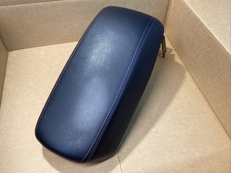 2014-2020 Jeep Cherokee Center Console Arm Rest Armrest Lid Top Black Red Stitch