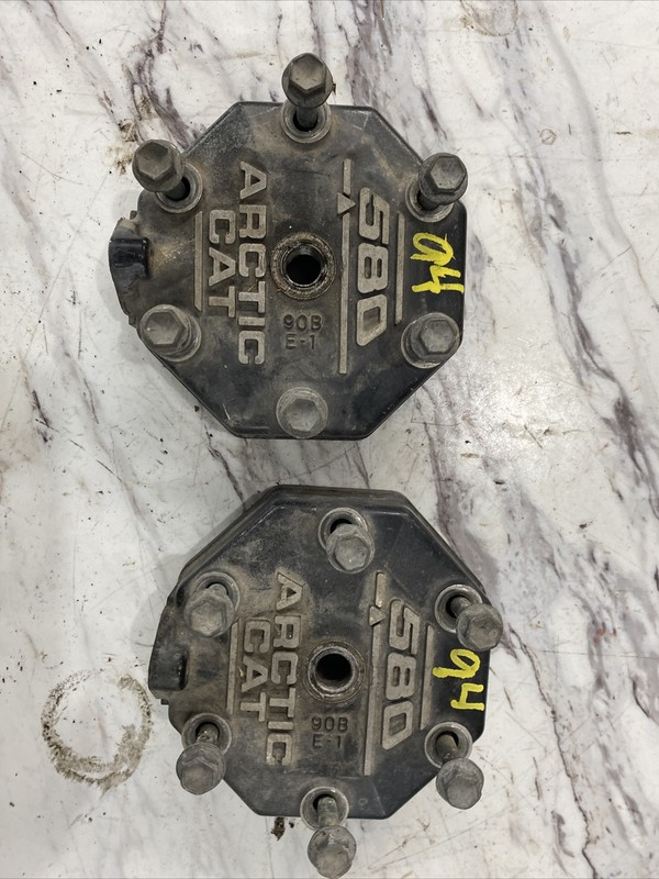 1994 Arctic Cat Ext 580 Snowmobile Motor Cylinder Heads Good