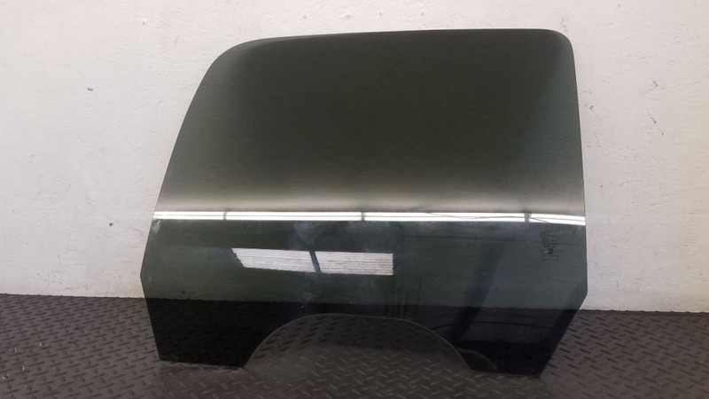00-06 GMC Yukon XL 1500 Rear Left Driver Door Glass W/ Privacy Tint OEM 15181067