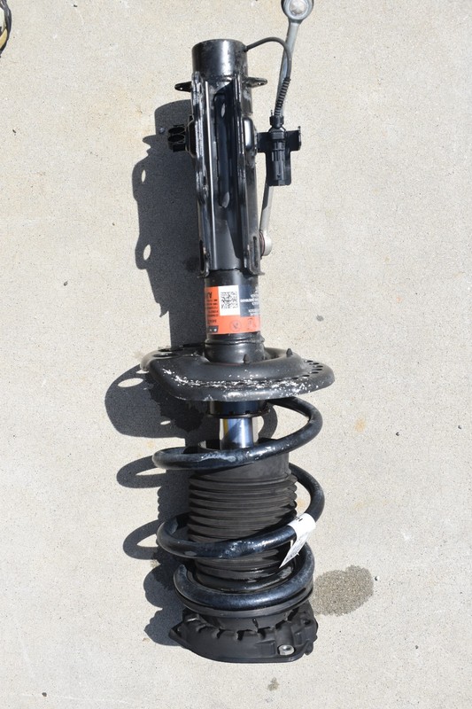 2016-24 CAMARO Front RH PASSENGER SIDE Shock Absorber 84943061 USED OEM ORIGINAL