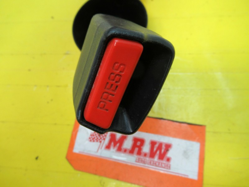SEAT BELT BUCKLE RIGHT PASSENGER FRONT BLACK RF RH LATCH LOCK for 00 MAXIMA I30