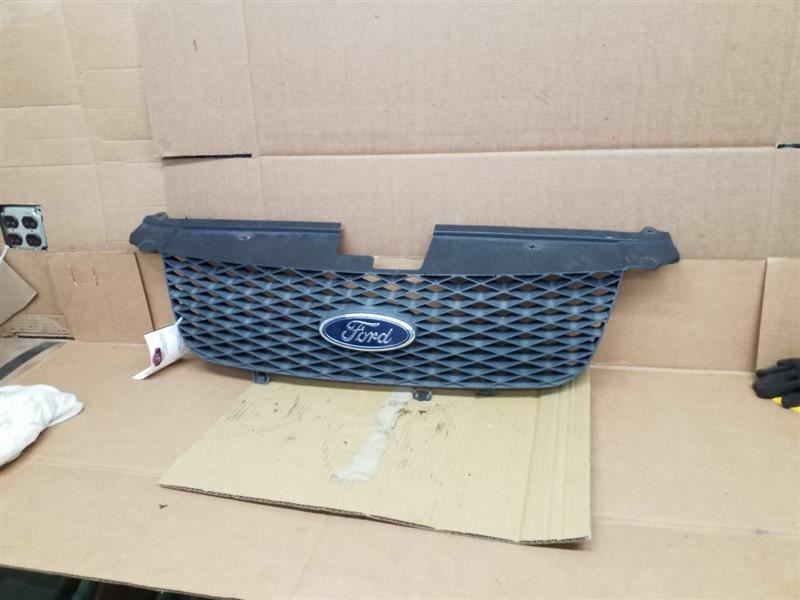 Grille Upper Chrome Trim Fits 05-07 FREESTYLE 247428