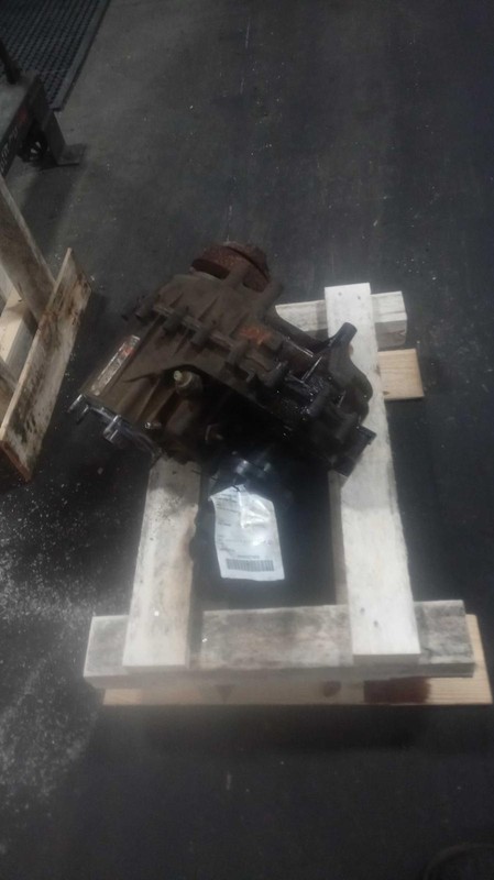 2014 Jeep Wrangler 4WD Transfer Case Assembly OEM 86000 Miles White