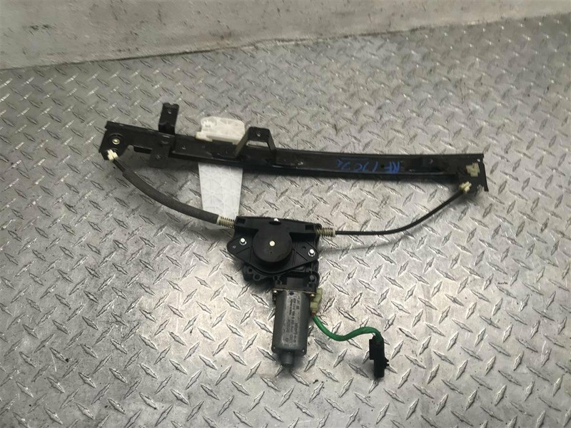 2000-2004 JEEP GRAND CHEROKEE PASSENGER FRONT WINDOW REGULATOR OEM 55363286AD