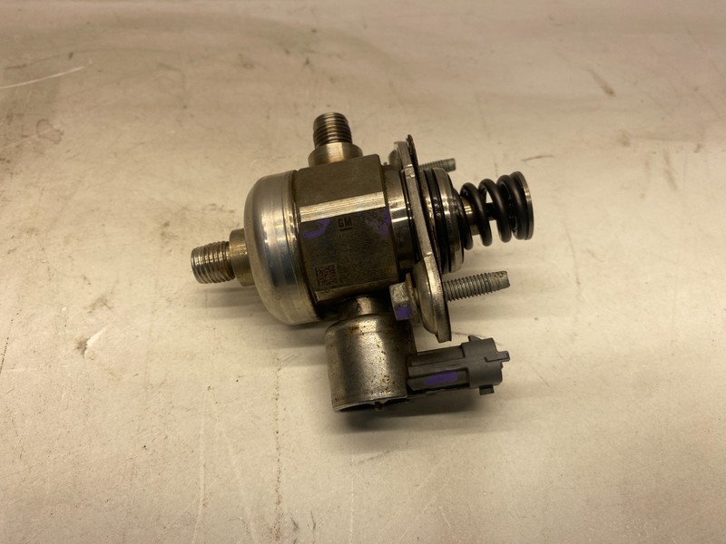2013-2017 BUICK ENCLAVE 3.6L HIGH PRESSURE FUEL PUMP OEM