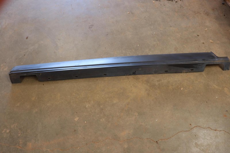 2013-2017 RANGE ROVER RIGHT PASSENGER SIDE SKIRT ROCKER PANEL SKIRT MOLDING OEM