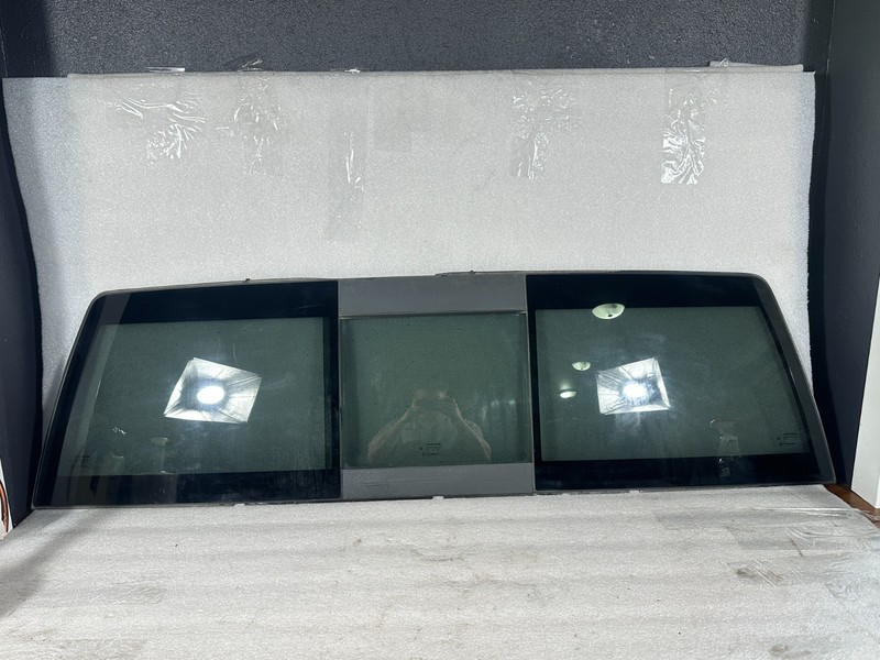 2011-2012 Dodge RAM 2500 3500 Rear Power Slide Non Heated Window Glass AssemblyO