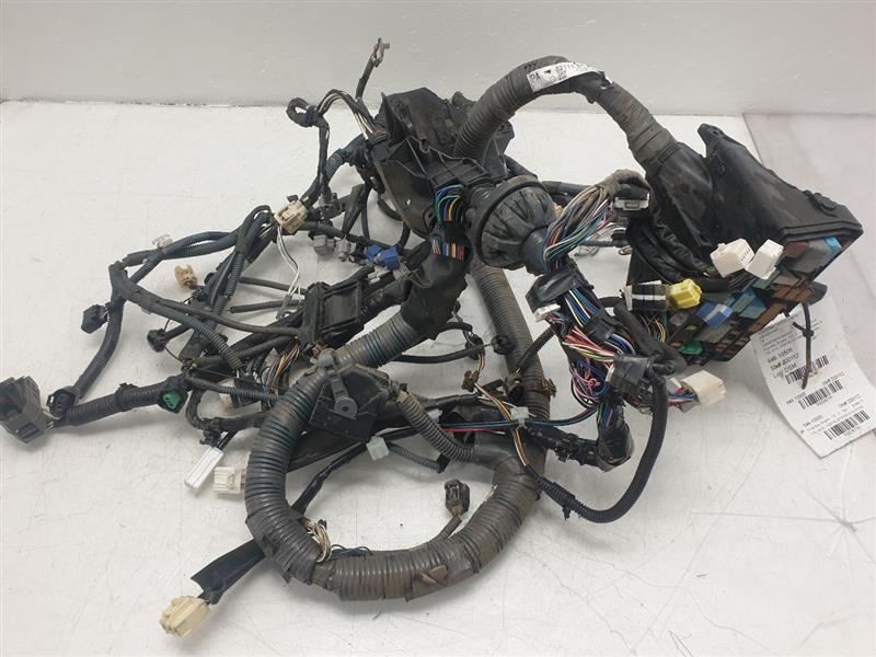 13-19 TOYOTA PRIUS C ENGINE FUSE BOX 1NZFXE VIN B3