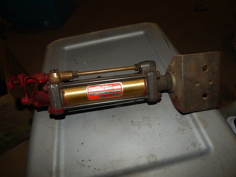 Schrader Bellows B17111012 4.00 SWW41653 A Cylinder *FREE SHIPPING*