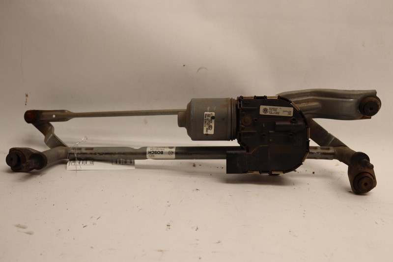 2015-2019 VOLKSWAGEN GOLF MK7 WINDSHIELD WIPER TRANSMISSION LINKAGE W/ MOTOR OEM