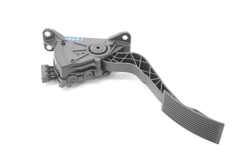 2017-2019 Nissan Frontier ABS Accelerator Pedal 18002EA000