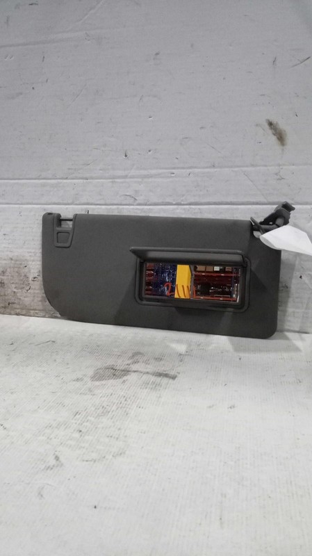 Used Right Sun Visor fits: 2018 Ford F150 PICKUP Crew Cab w/sunroof w/o illumina