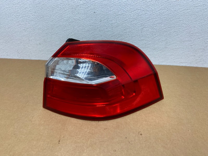 2012 to 2017Kia Rio Sedan Right Passenger RH Tail Light OEM AC1665 DW