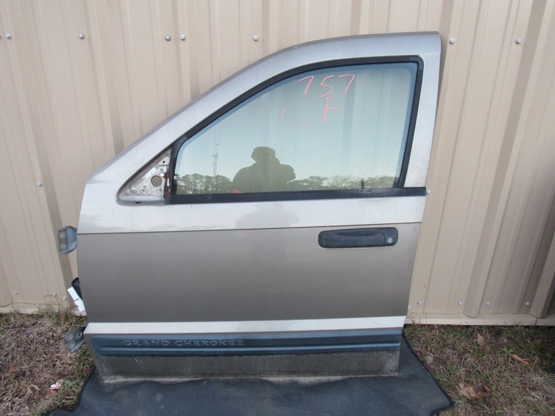 2005 JEEP GRAND CHEROKEE LEFT FRONT DRIVER DOOR WINDOW ASSEMBLY LAMINATED GLASS