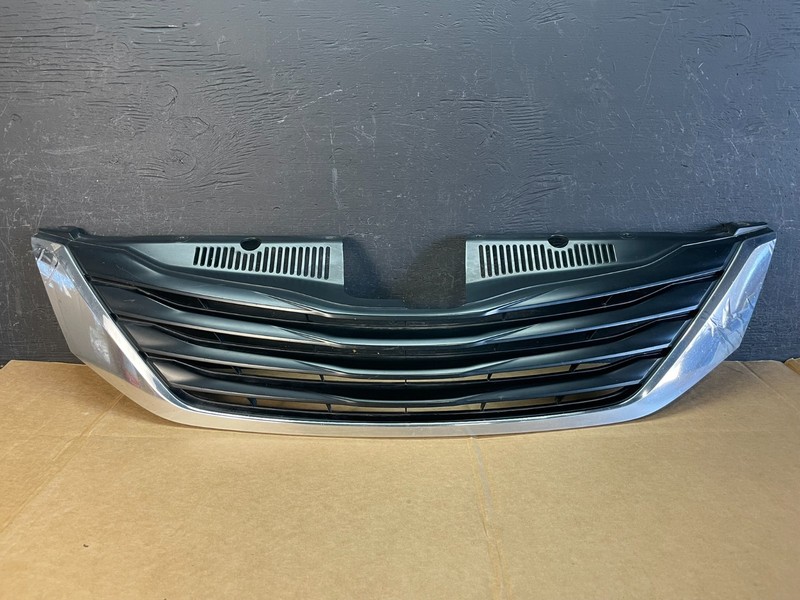 2011 to 2017 Toyota Sienna Front Upper Mesh Grill Grille OEM AE0779 DG