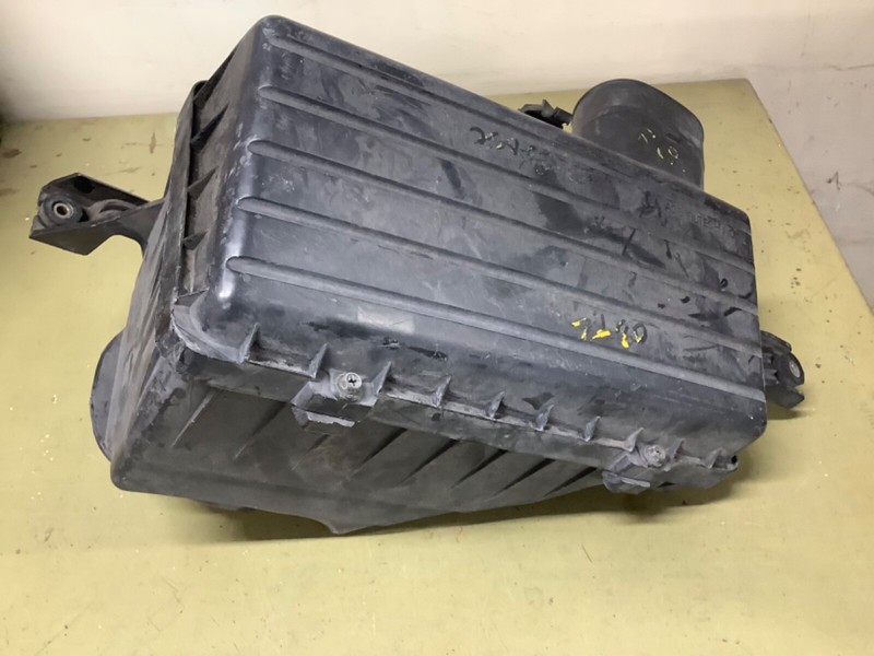 00-03 Acura TL Base model Air Cleaner assembly Used OEM