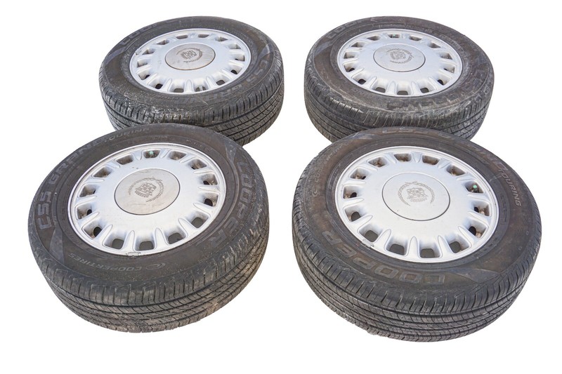 1987 - 1993 Cadillac Allante ALLOY WHEEL RIM & TIRE 225/60R16 OEM