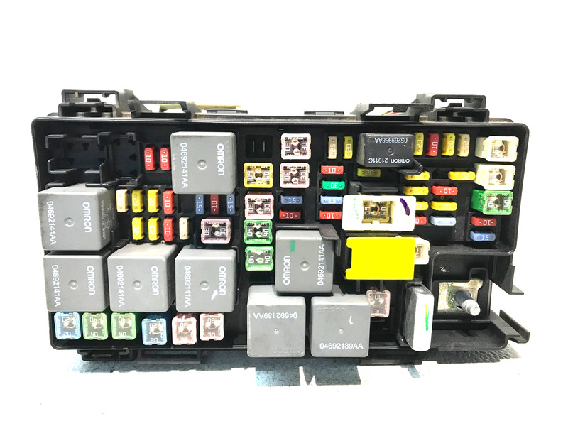 09 DODGE NITRO LIBERTY TIPM FUSEBOX FUSE BOX MODULE BCM 04692300AB