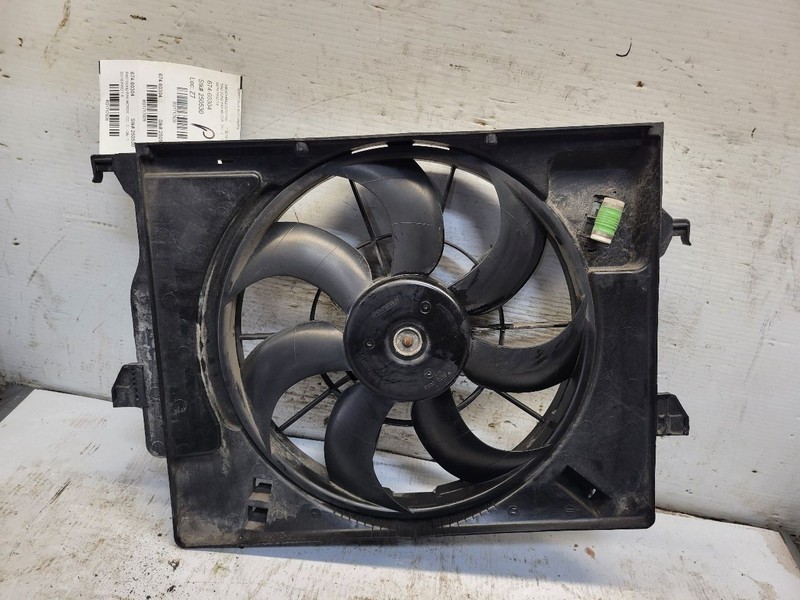Radiator Fan Motor Fan Assembly Naturally Aspirated Fits 14-17 VELOSTER 1717928