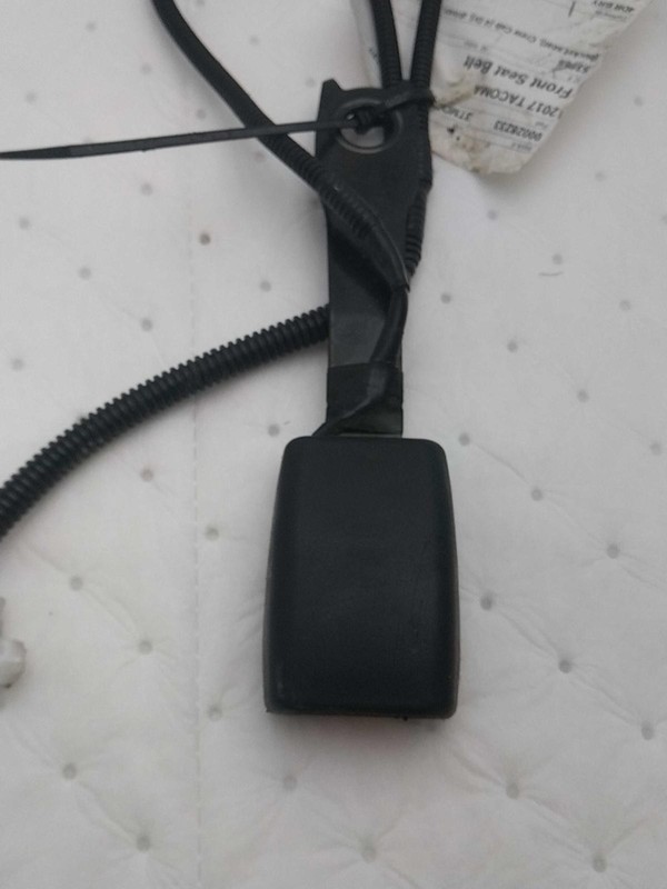 2017 Toyota Tacoma Used OEM Silver Seat Belt 7324004210C0 7324004220C0