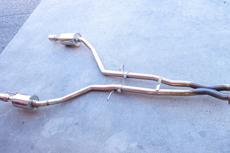 2005-2006 Pontiac GTO 6.0L-V8 Cat Back X Pipe Mufflers Unbranded *USED*