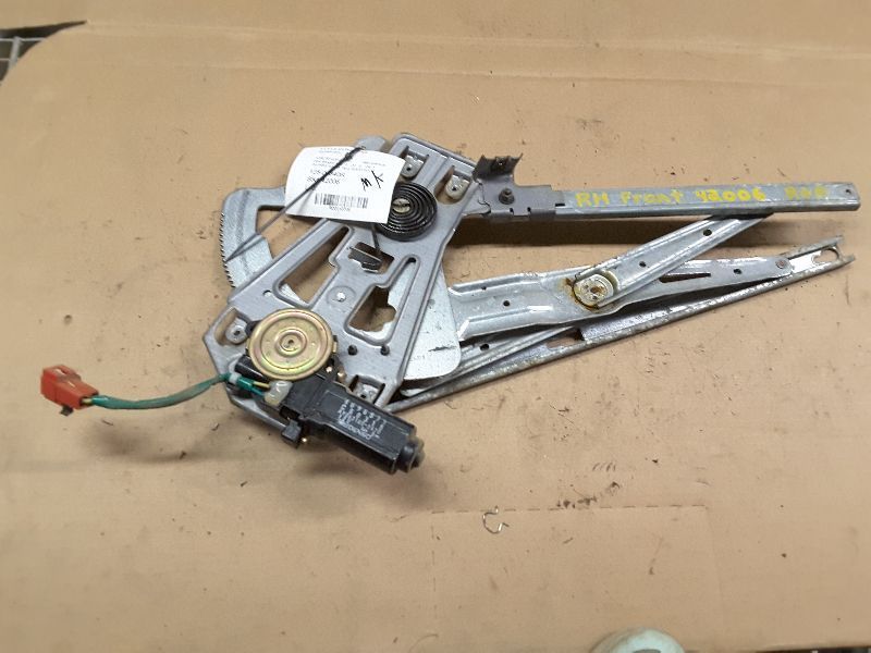 95 96 CIRRUS R. FRT WINDOW REGULATOR 110708