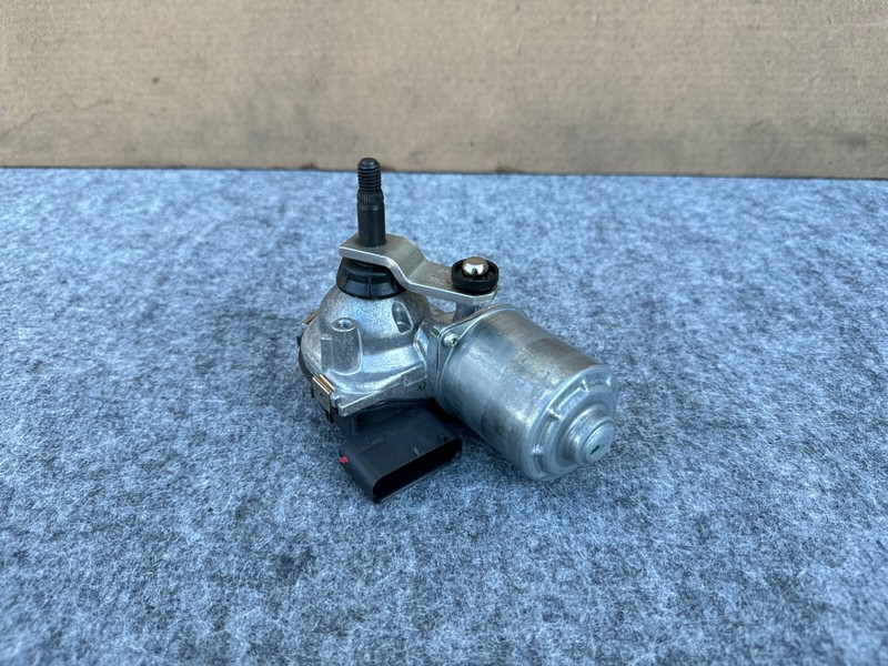 FORD MUSTANG MACH-E 2021-2024 OEM FRONT WINDSHIELD WIPER MOTOR ASSEMBLY