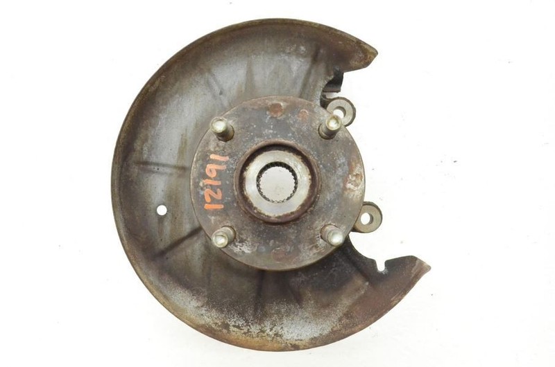 1990-1993 Mazda MX-5 Miata 1.6L Passenger Right Rear Spindle Assembly