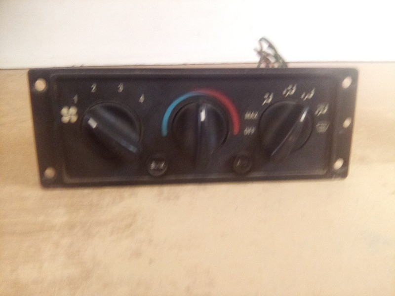 International 9200/Bergstrom 3518703C93 Climate Control "READ DESCRIPTION"
