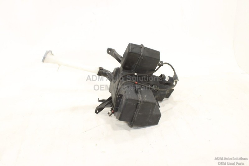 2013-2020 NISSAN PATHFINDER Wash Reservoir with Motor OEM 389153JA00