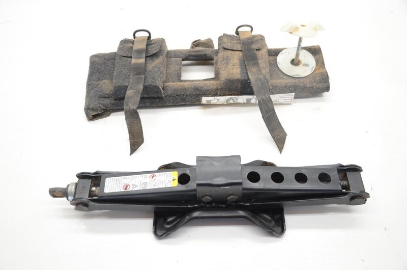 06-10 Hummer H3 3.7L Spare Tire Jack and Tool Kit 15897196
