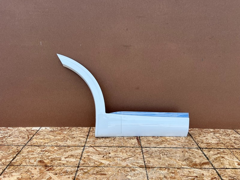 GENESIS GV70 2022-2026 OEM REAR RIGHT PASSENGER LOWER DOOR MOLDING TRIM (WHITE)