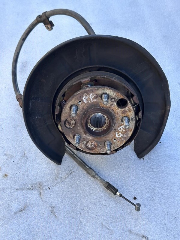 1998-2000 LEXUS LS400 RIGHT PASSENGER SIDE REAR KNUCKLE SPINDLE HUB