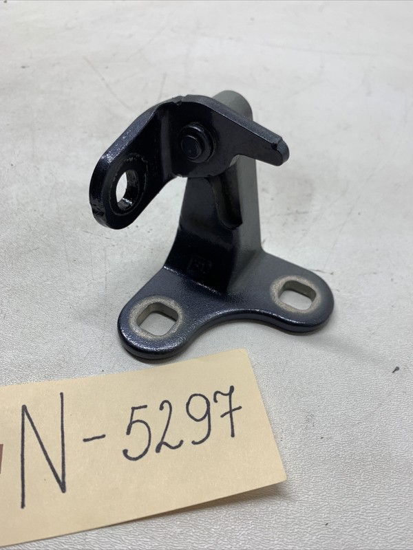 20-23Tesla Model Y Front Driver Side Door Hinge Left 1497492-00 5297 B84