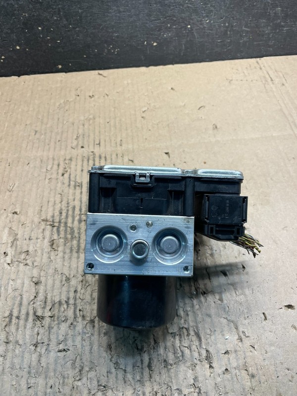 BMW X3 ABS Pump 6875411 U9523 PS