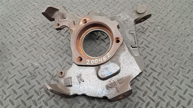 97-00 Chevrolet Tahoe 4x4 Right Passenger Spindle Knuckle OEM 18060570