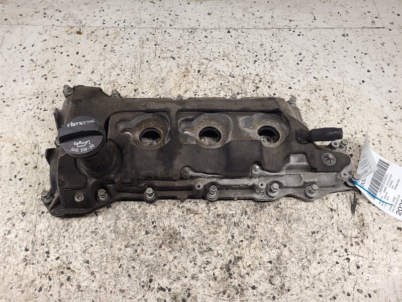 Buick Enclave Valve Cover Passenger Right OEM 2014-2022