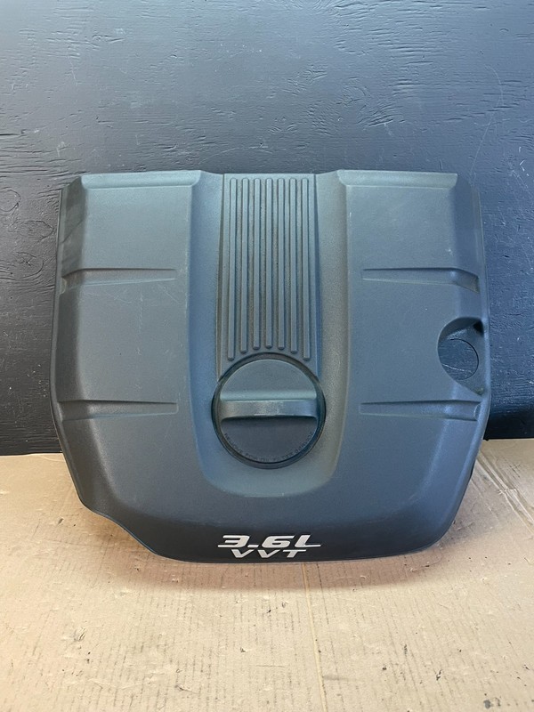 2012 to 2014 Jeep grand Cherokee 3.6L Engine Cover OEM AD8448 DG