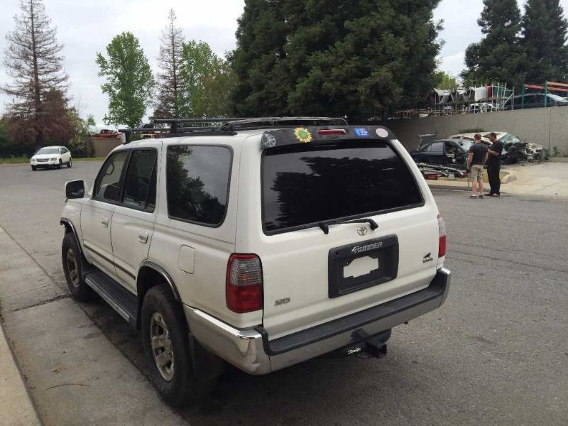 96 97 98 TOYOTA 4 RUNNER SR5 REAR BUMPER CHROME SCUFFS